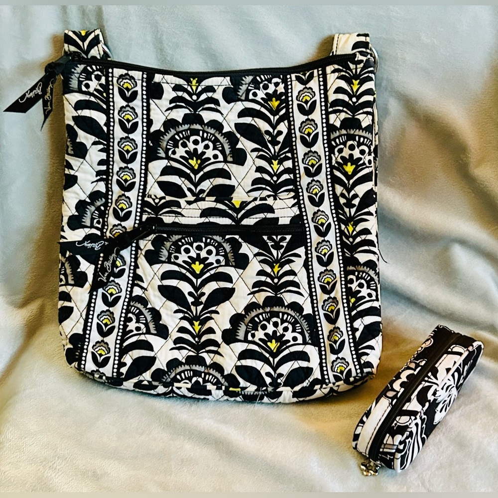 Vera Bradley Midnight Paisley purse with matching change purse